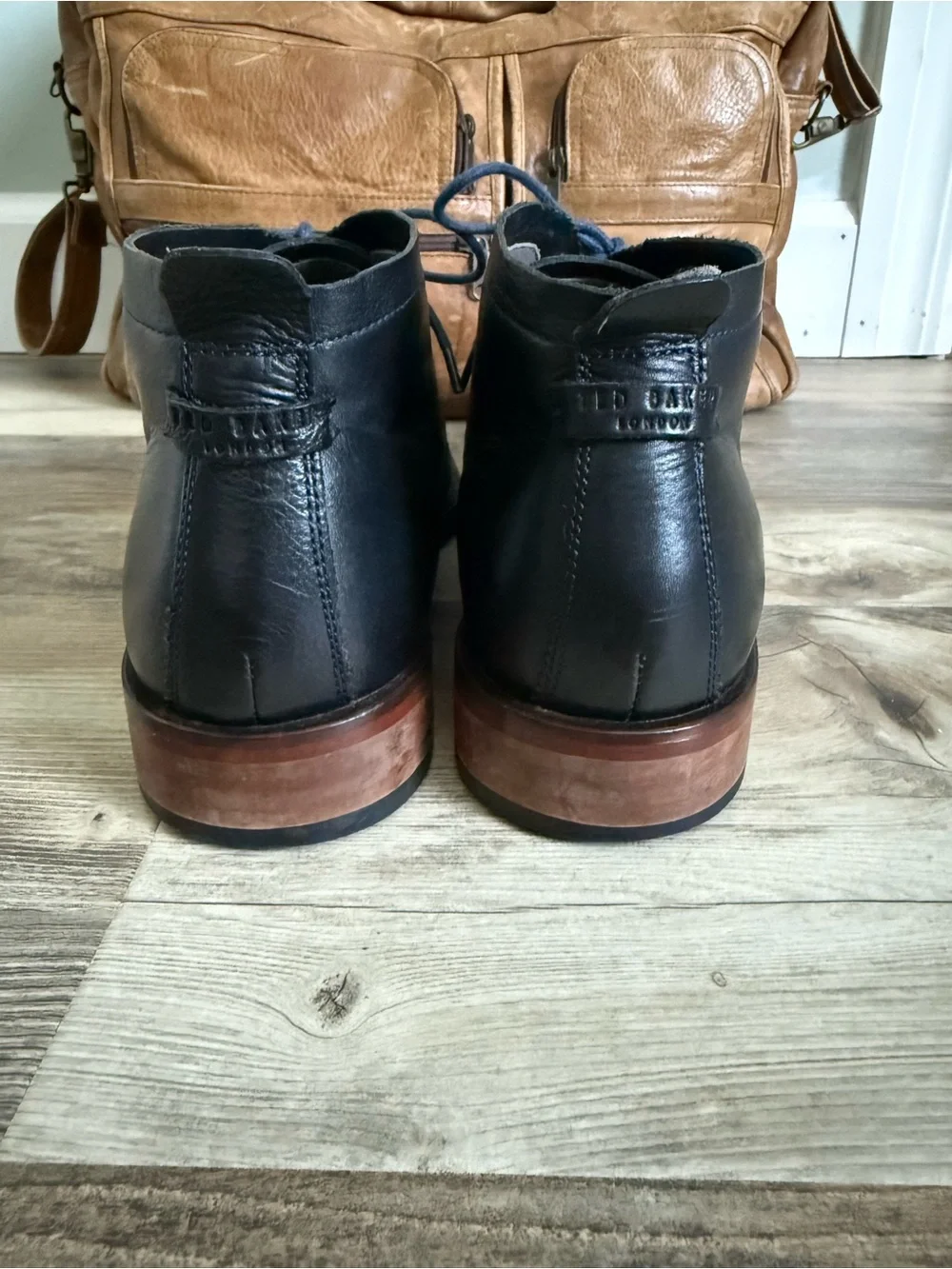 Ted Baker London Black Leather Ashcroft chukka boots size 9